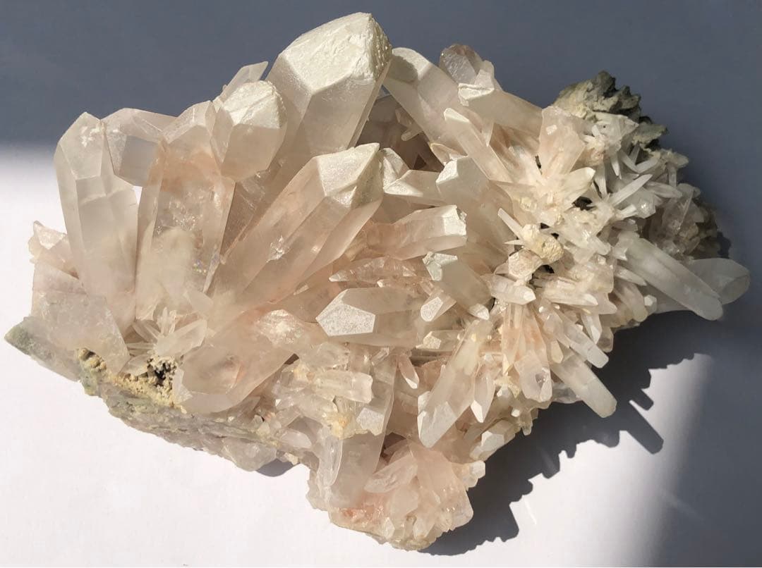 1.6キロ　マニカラン　水晶　クラスター