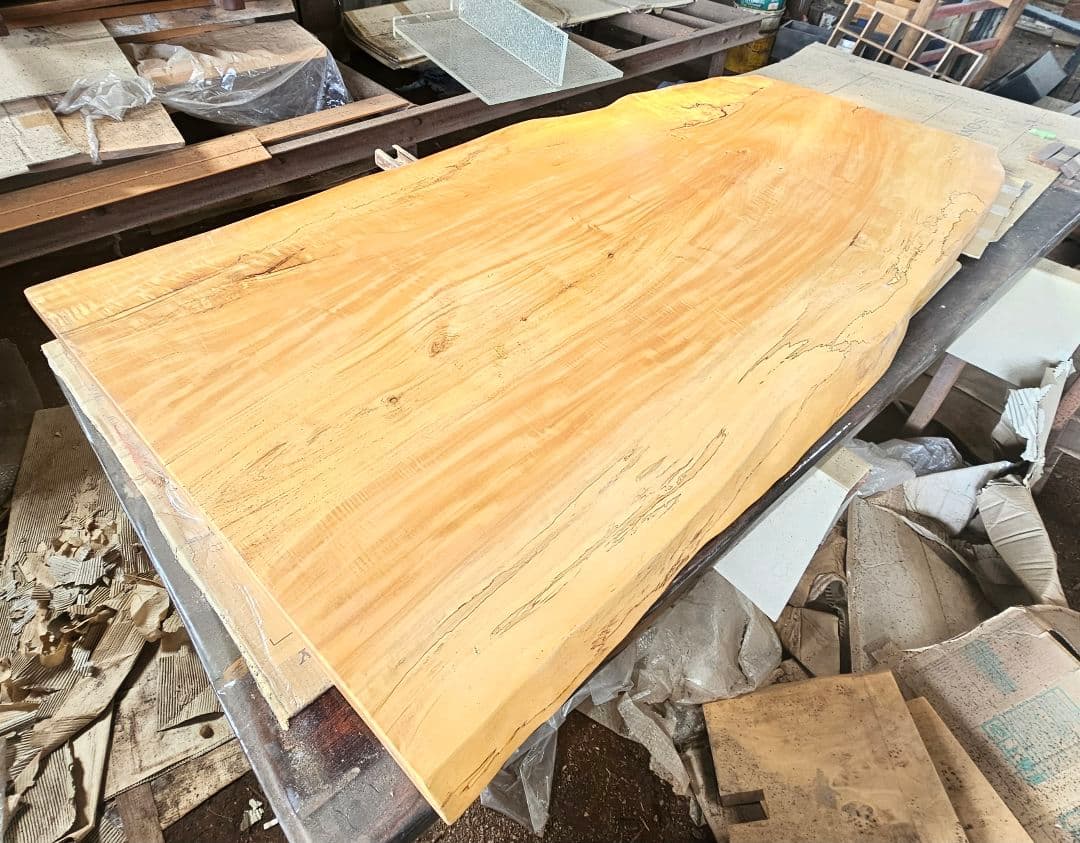 特別価格今週末まで　栃　一枚板　ダイニング　テーブル　杢　トチ
