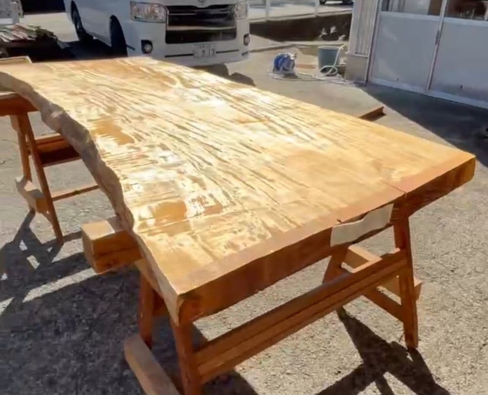 特別価格今週末まで　栃　一枚板　ダイニング　テーブル　杢　トチ