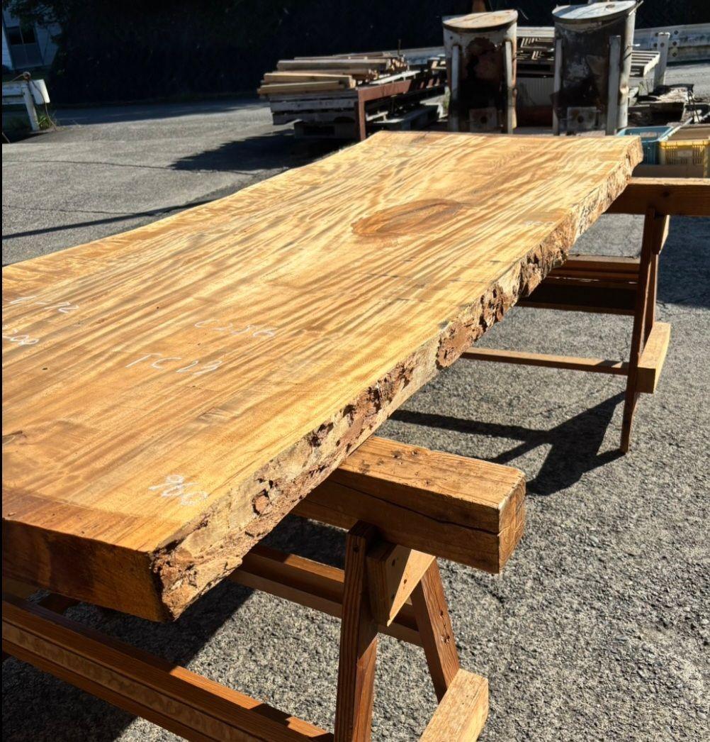 特別価格今週末まで　栃　一枚板　ダイニング　テーブル　杢　トチ