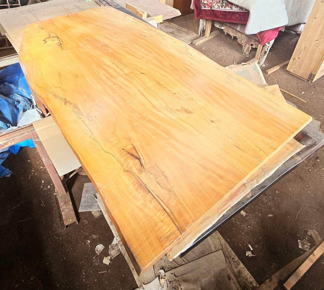 特別価格今週末まで　栃　一枚板　ダイニング　テーブル　杢　トチ