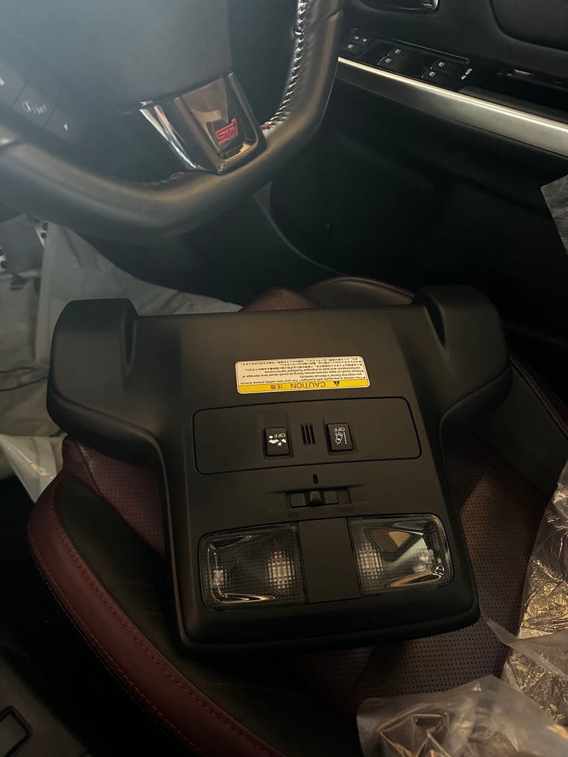 スバル　レヴォーグVM系使用　アイサイトカバー ブラック　美品