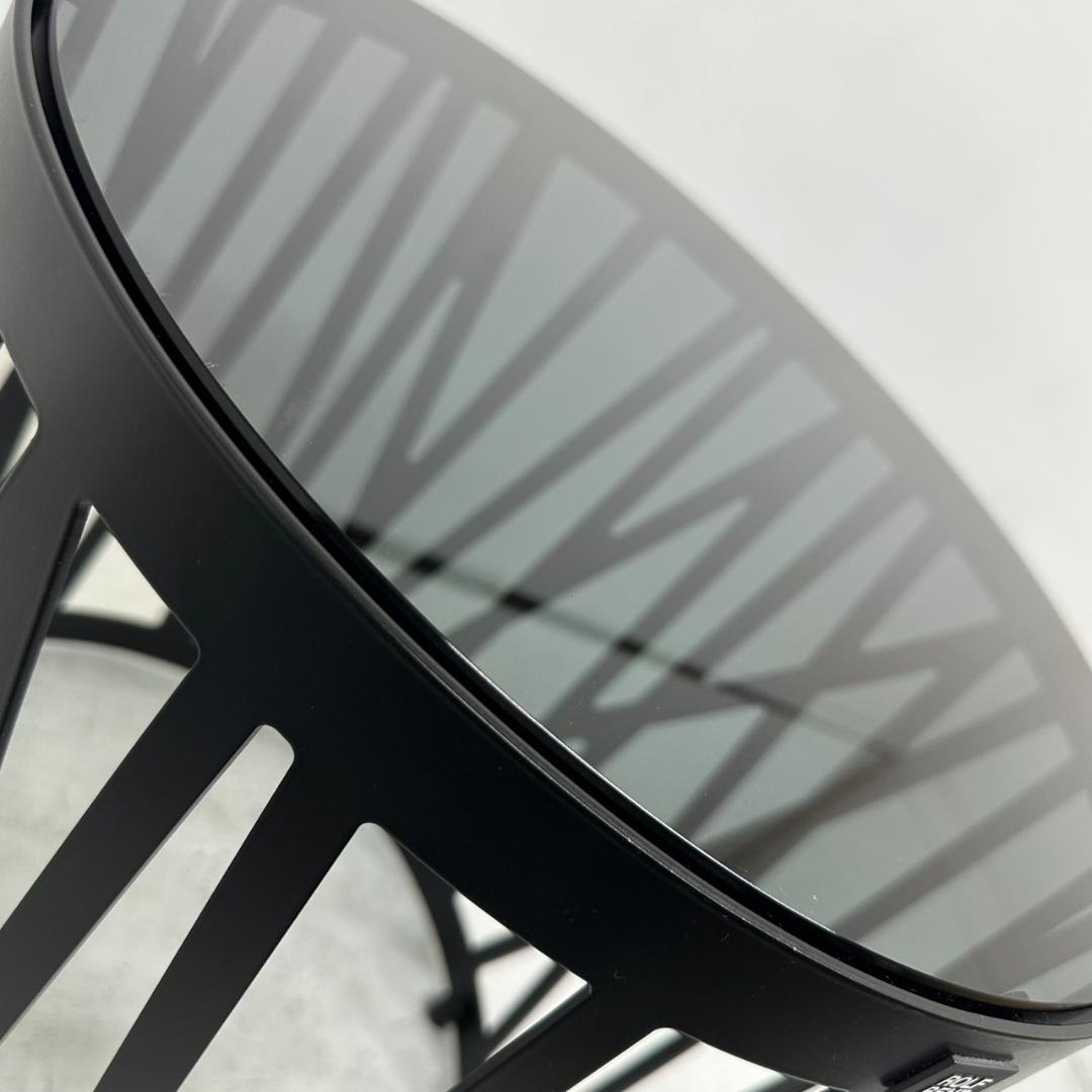 ロルフベンツ　ROLF BENZ 8330 テーブル　サイドテーブル