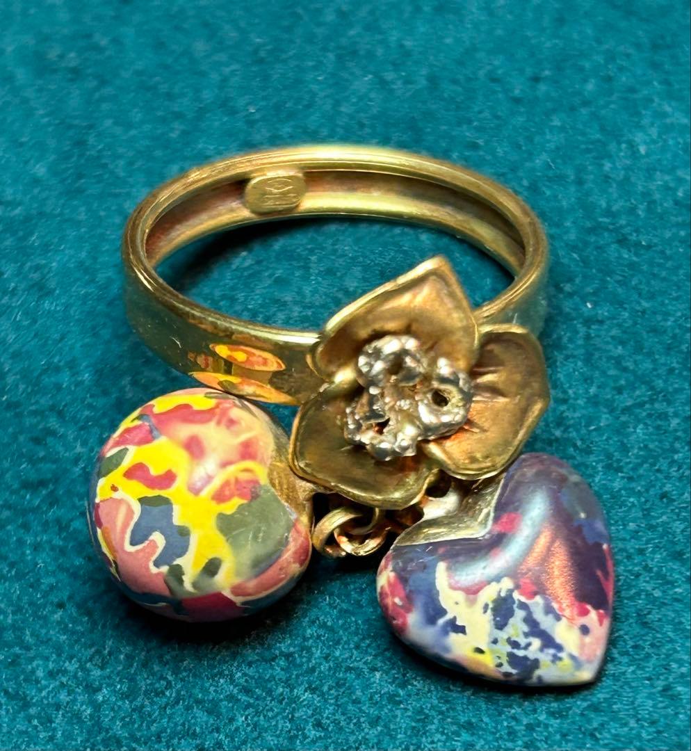 カラフルハートと花のチャームリング