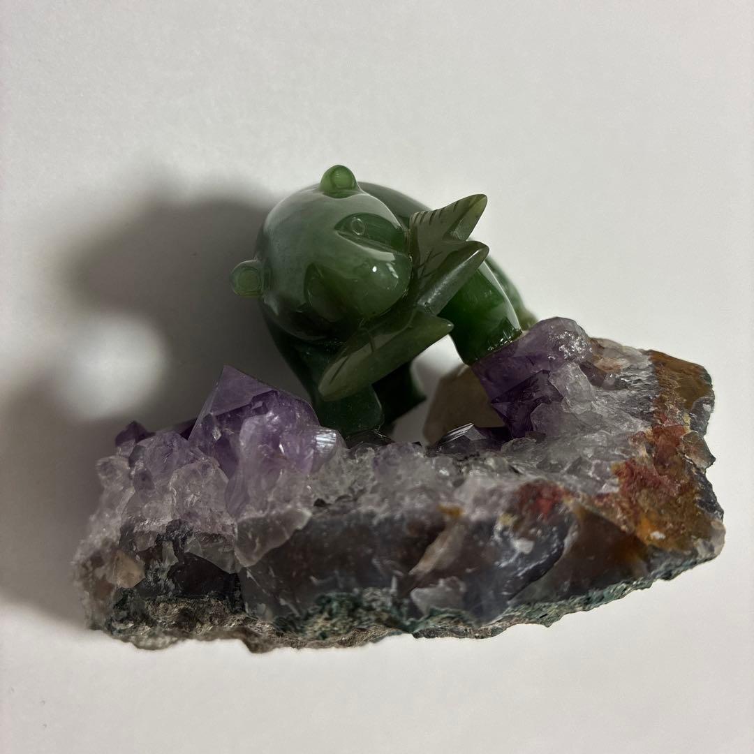 翡翠 クマの置物 アメジスト台座付き