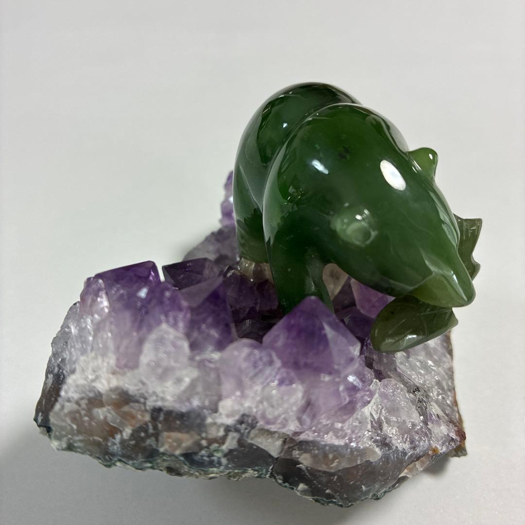 翡翠 クマの置物 アメジスト台座付き