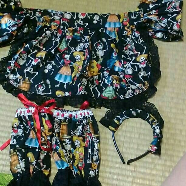 セット ドクロ　髑髏　エプロン　アームウォーマー　カチューシャ　ハロウィン　仮装