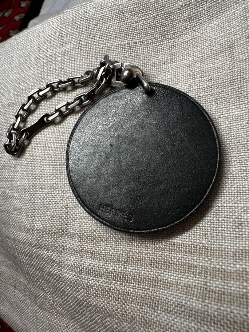HERMES エルメス　レザー猫顔キーホルダー