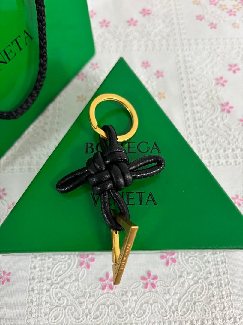 男女兼用 Bottega Veneta ブラック レザー キーホルダー