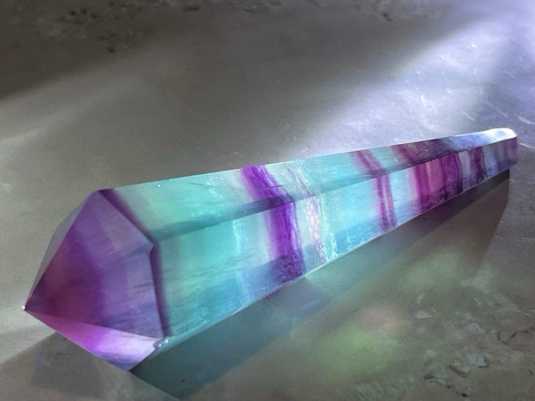 マルチカラー✿*:・キャンディフローライト　蛍石　ラフストーン　原石　ポイント