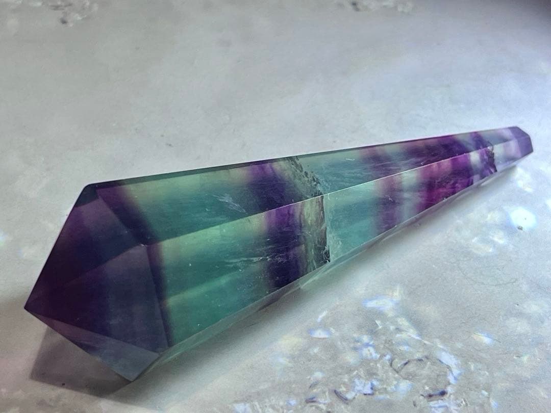 マルチカラー✿*:・キャンディフローライト　蛍石　ラフストーン　原石　ポイント