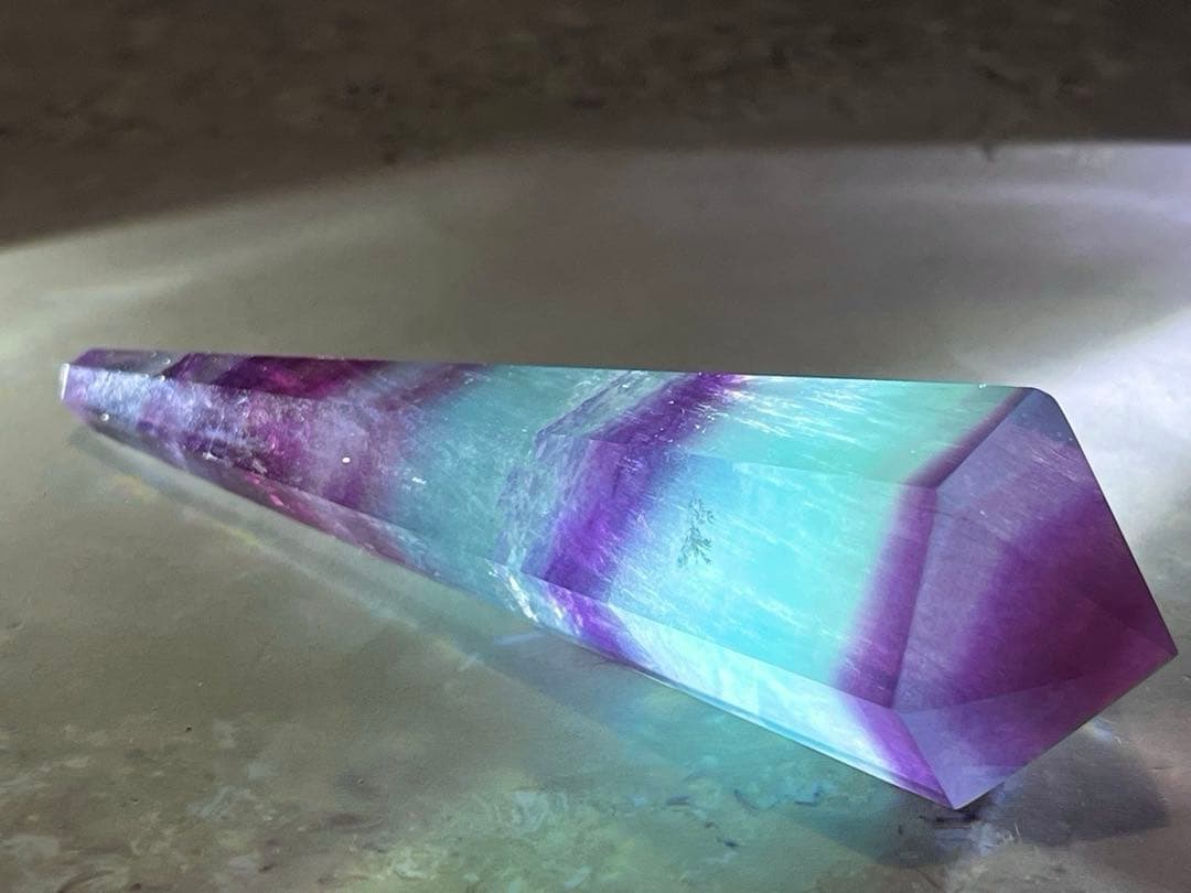 マルチカラー✿*:・キャンディフローライト　蛍石　ラフストーン　原石　ポイント