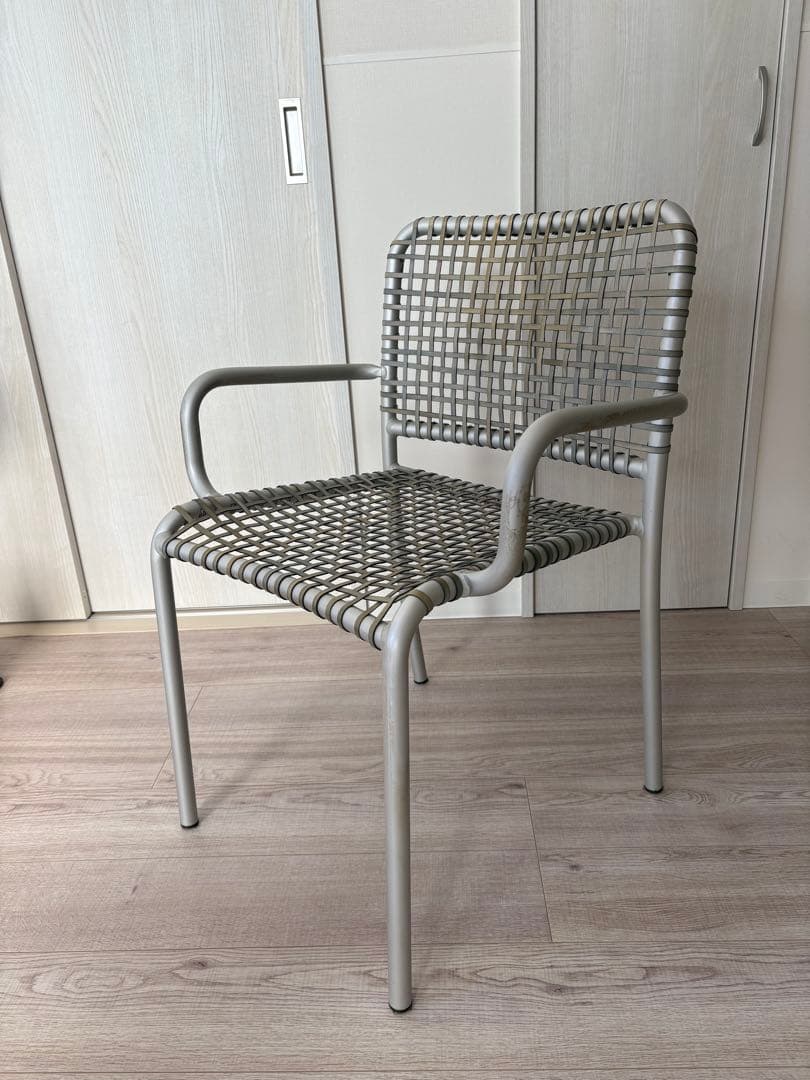 【ジェルバゾーニ】スタッキングアームチェア