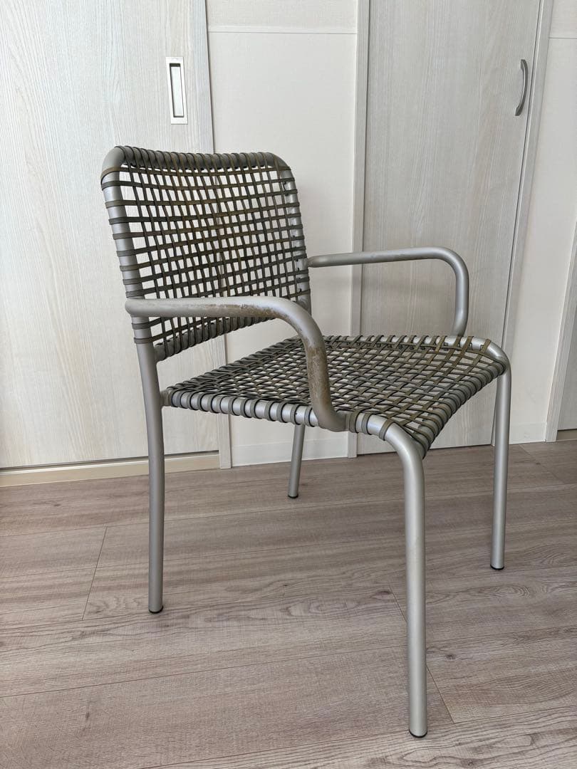 【ジェルバゾーニ】スタッキングアームチェア