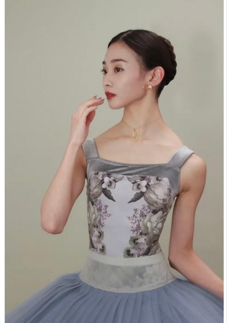 バレエ Unoa Flower gate sand gray Pique design