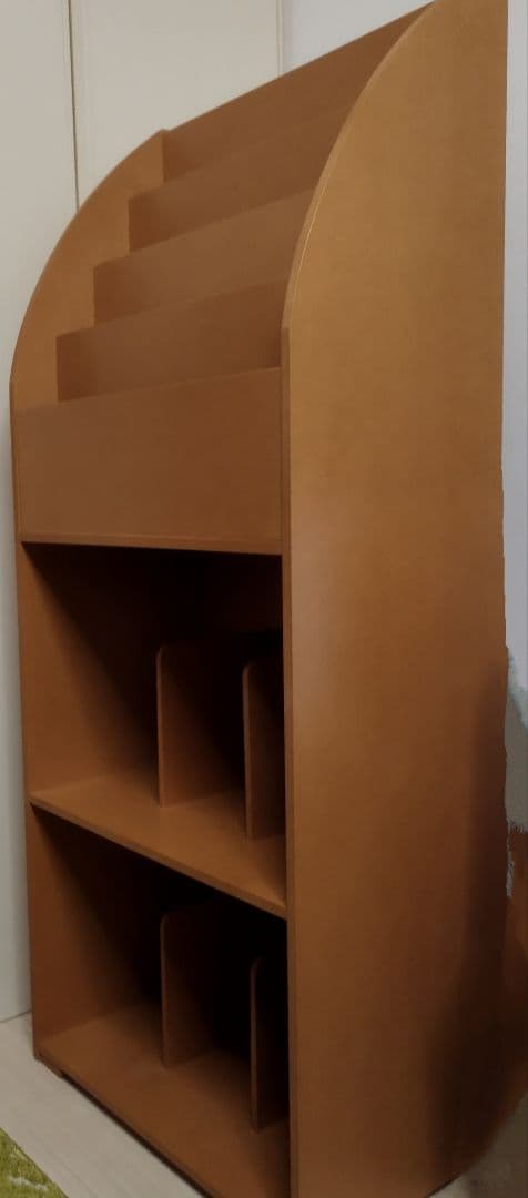 大人になっても使える絵本ラック