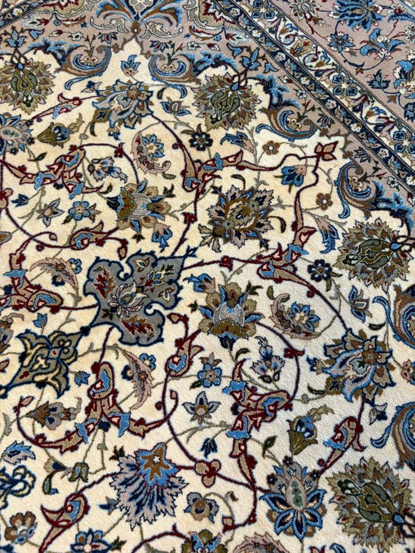 ペルシア絨毯イスファハン産（コルダザード工房）サイズ約232x148cm