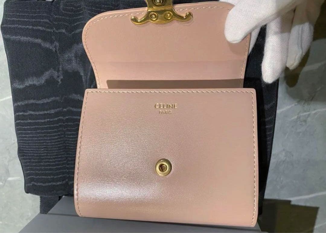 完売品♡新品 セリーヌ スモールウォレット トリオンフ ソフトピーチ