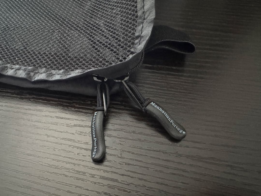 【限定】クラブハウス × マンハッタンポーテージブラックレーベル トラベルポーチ