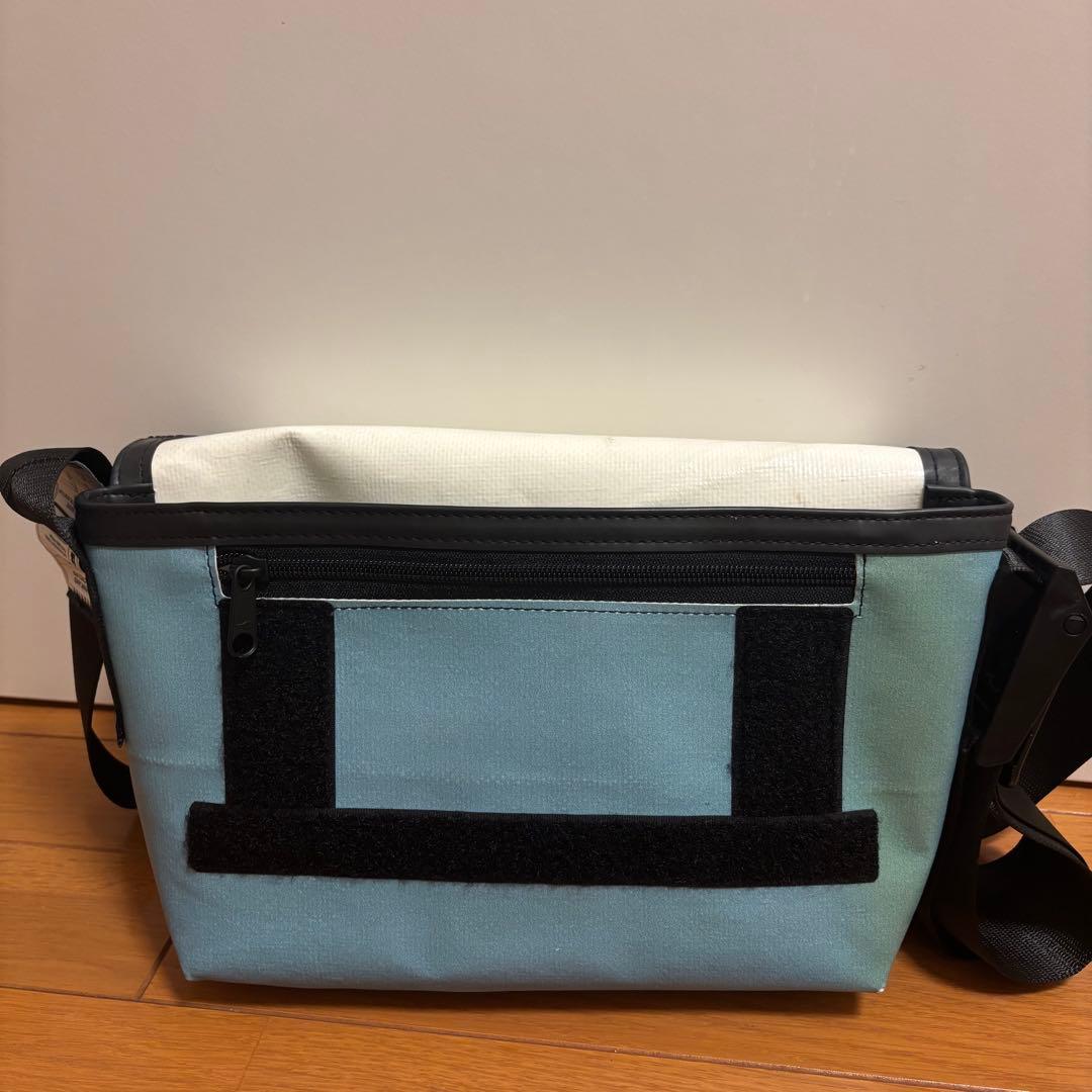 【ほぼ未使用】FREITAG ショルダーバッグ 青/白