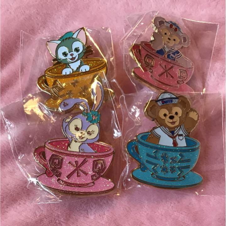 香港 ディズニーランド ピンバッジ ダッフィー シェリーメイ ジェラトーニ