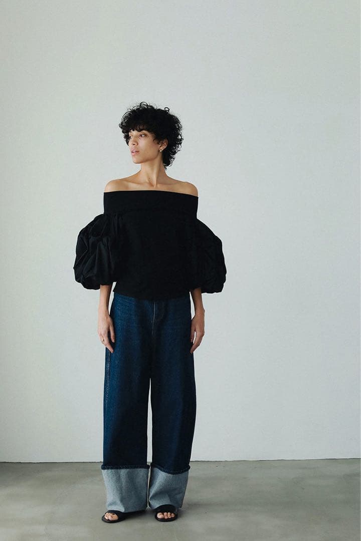 【未使用】HER. オフショルダーボリュームスリーブカットトップス black