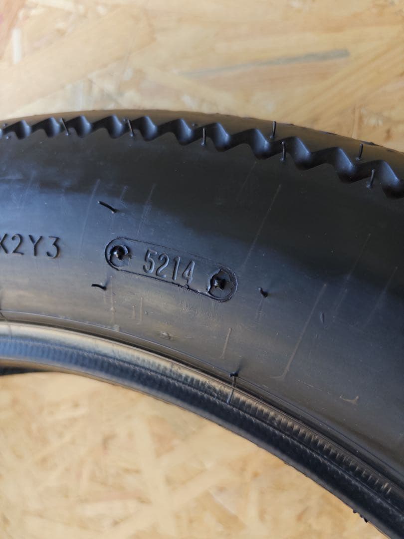 DURO CLASSIC タイヤ　2本