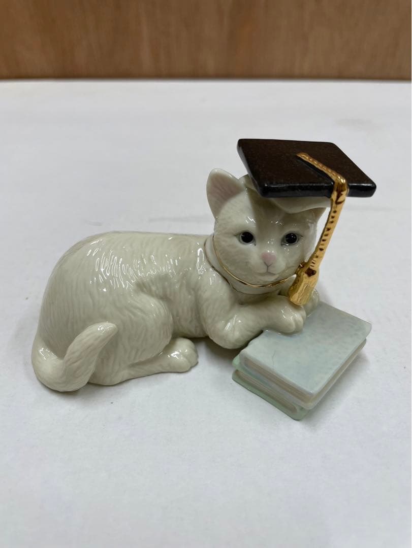 レノックス猫  ( 卒業 ) Graduation Day Kitty