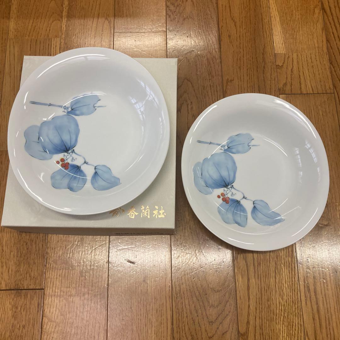 青い花デザインの皿セット　香蘭社