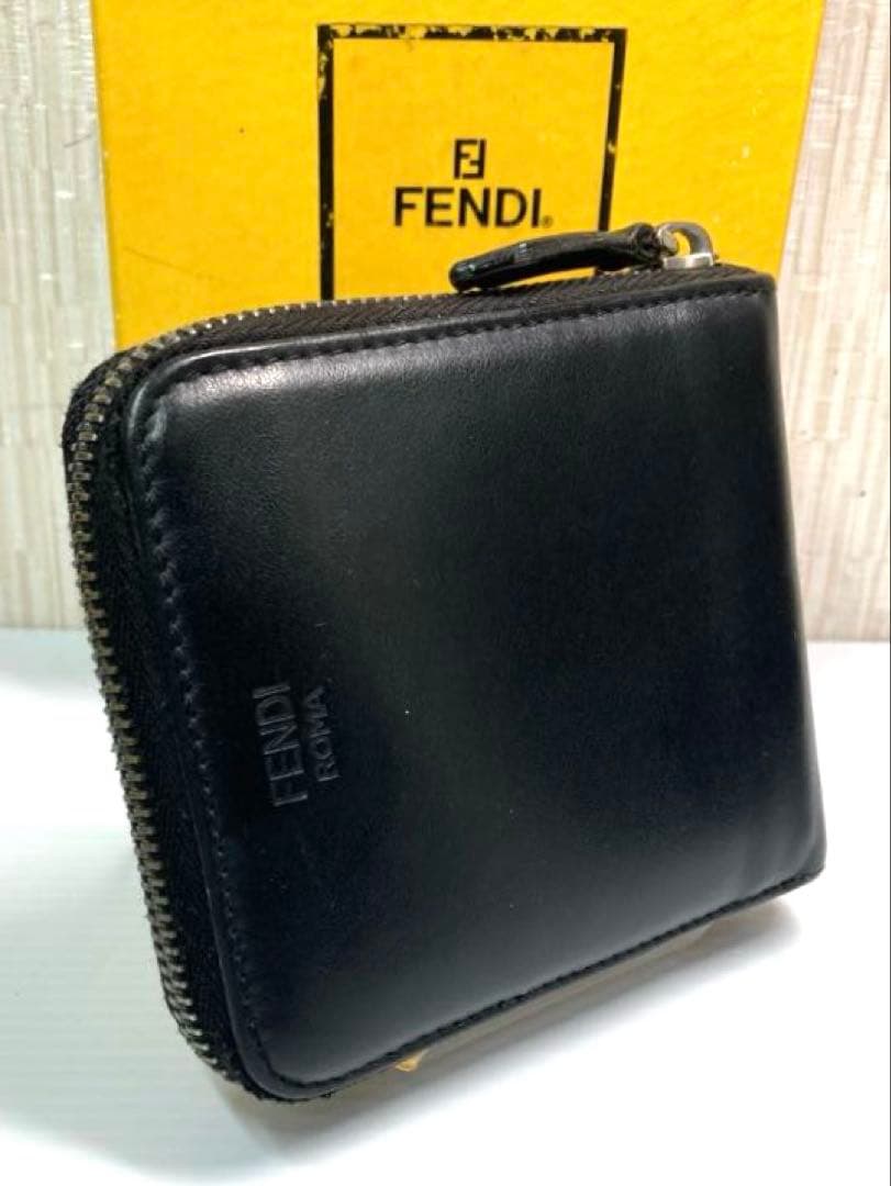 フェンディ　モンスター　バグズ アイ　レザー　ラウンドファスナー　二つ折り財布