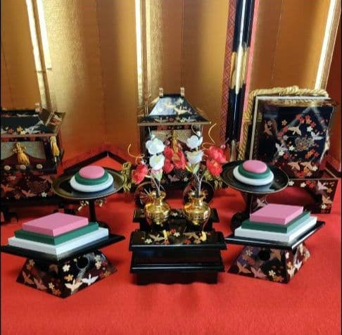 雛道具　雛人形 　木製品 40号　　　舞 (寿) 蒔絵付　(6点セット)未使用品