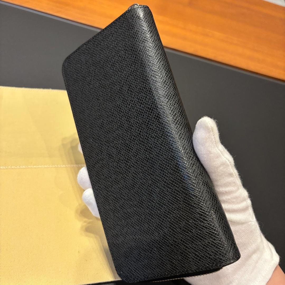 ルイヴィトン（LOUIS VUITTON）、長財布、タイガ、　ジッピー、新品同様