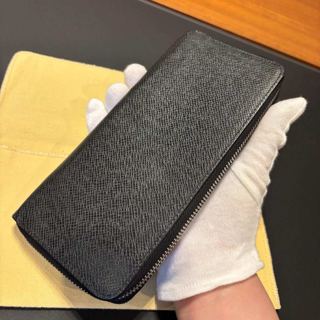 ルイヴィトン（LOUIS VUITTON）、長財布、タイガ、　ジッピー、新品同様