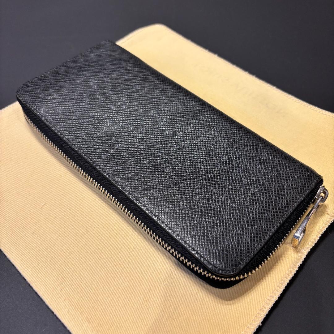 ルイヴィトン（LOUIS VUITTON）、長財布、タイガ、　ジッピー、新品同様