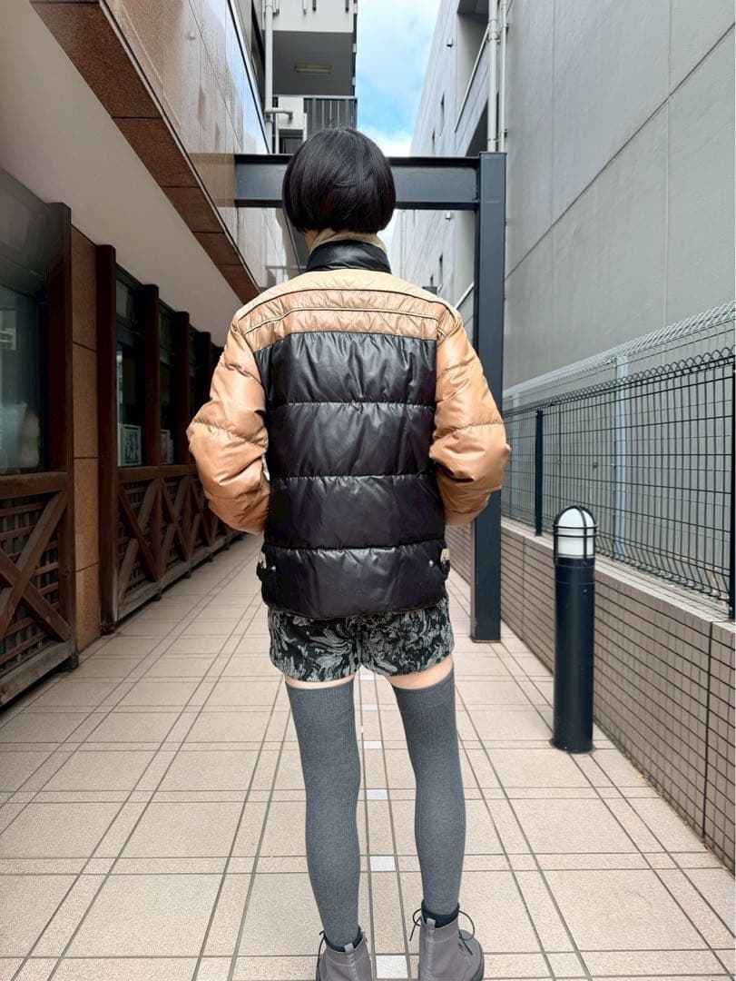 定価　１５万円　モンクレール ダウン　ブラウン系 ショート丈 正規品 レディース