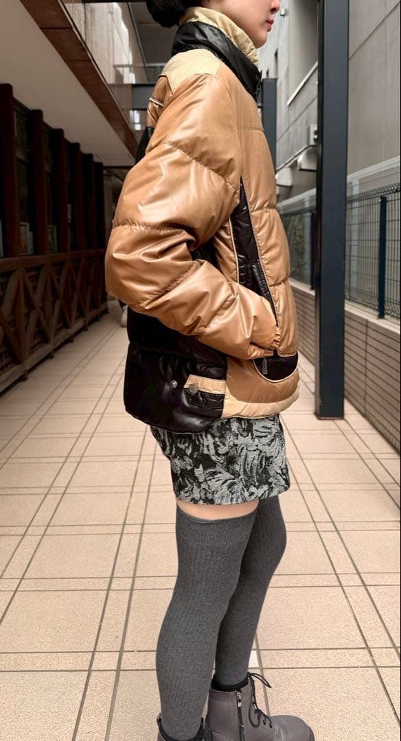 定価　１５万円　モンクレール ダウン　ブラウン系 ショート丈 正規品 レディース