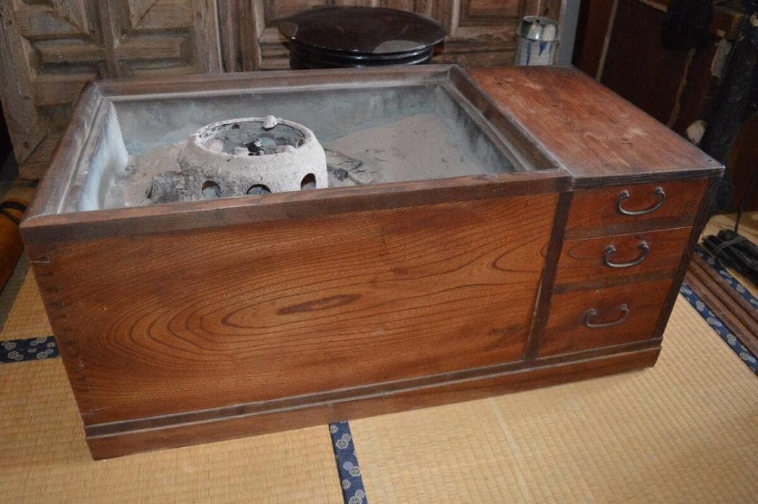 骨董　古民具　時代火鉢　引き出し　鉄瓶　欅