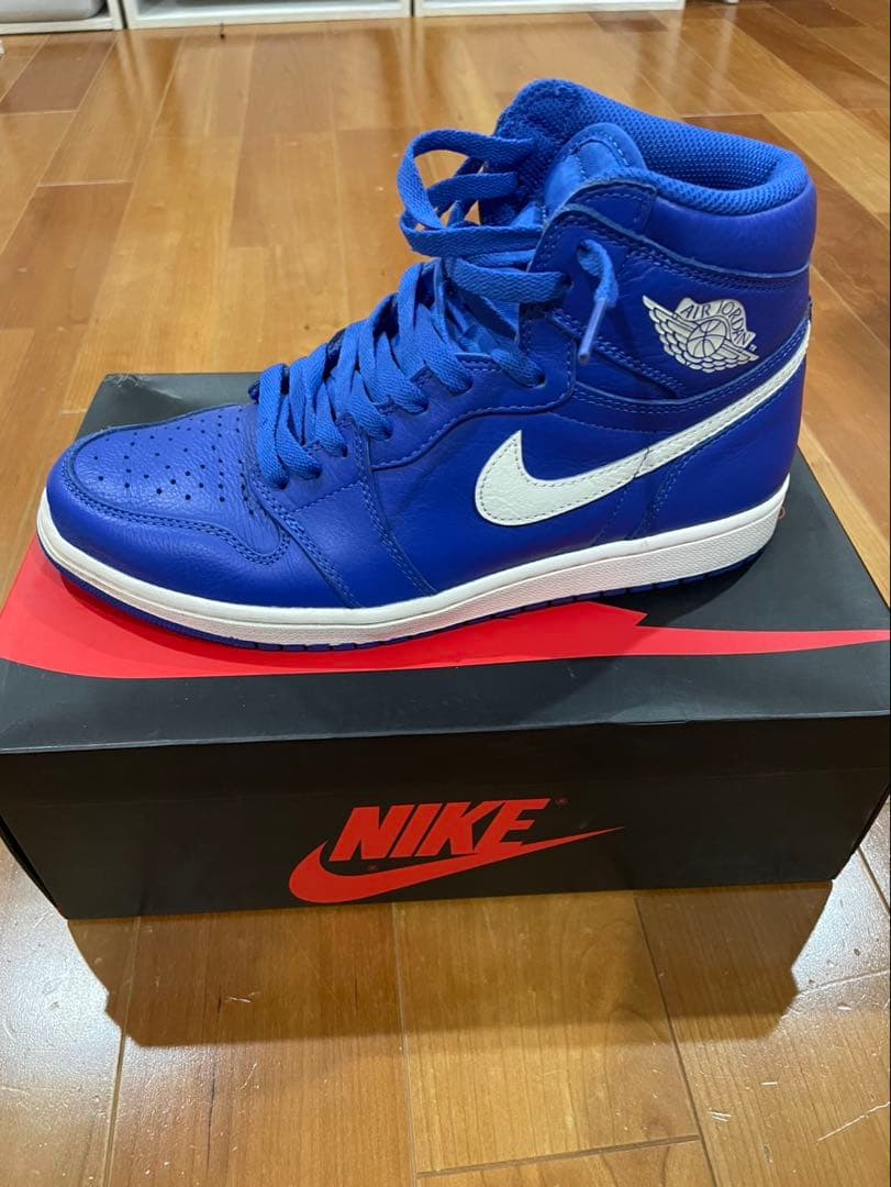Nike Air Jordan 1 ハイパーロイヤル