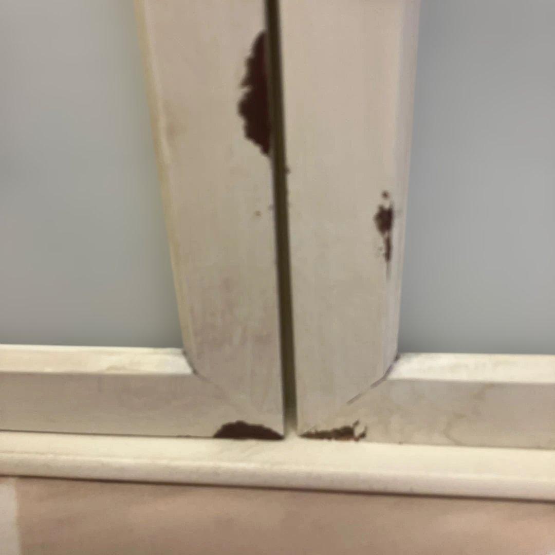 お買得コベントガーデン フレンチミルキーガラス扉の木製アンティークなキャビネット