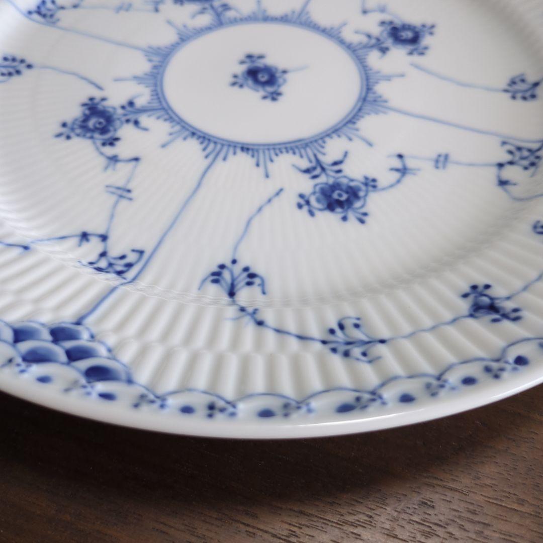 専用　ロイヤルコペンハーゲン　青い花模様の陶磁器皿 27.5cm