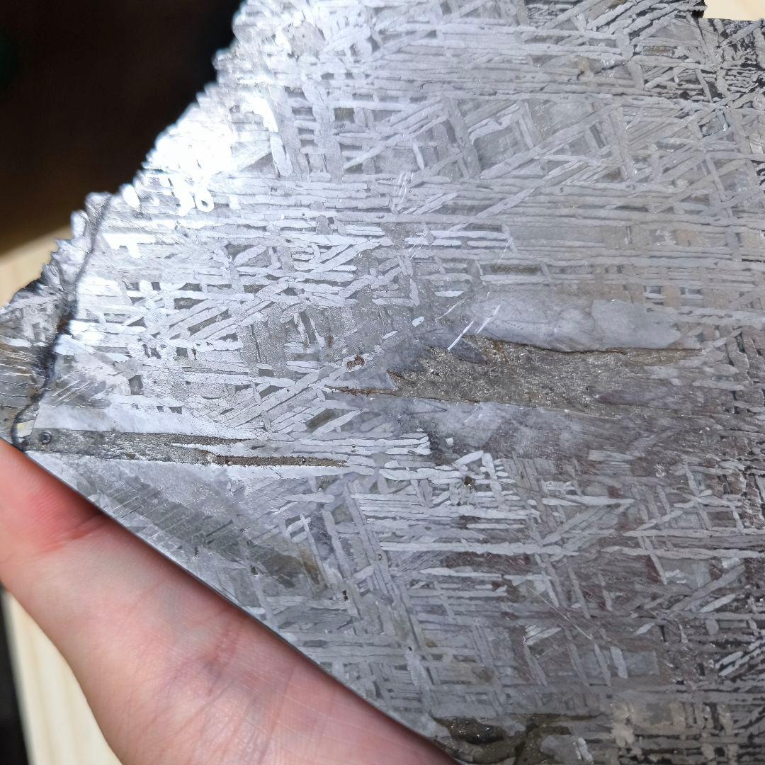 極上 大型 約2kg アルタイ隕石 鉄隕石　パワーストーン　宝石 天然石　隕石