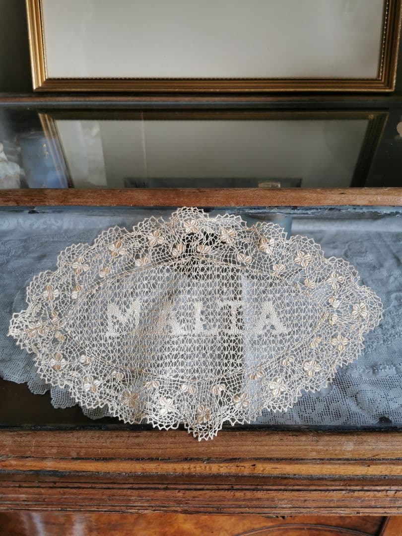 アンティーク マルチーズレース MALTA シルクボビン編ドイリー 小花＆リーフ