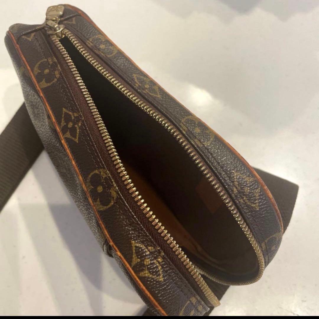 LOUIS VUITTONボディバッグ　斜め掛けバック　ガンジュ　ルイヴィトン