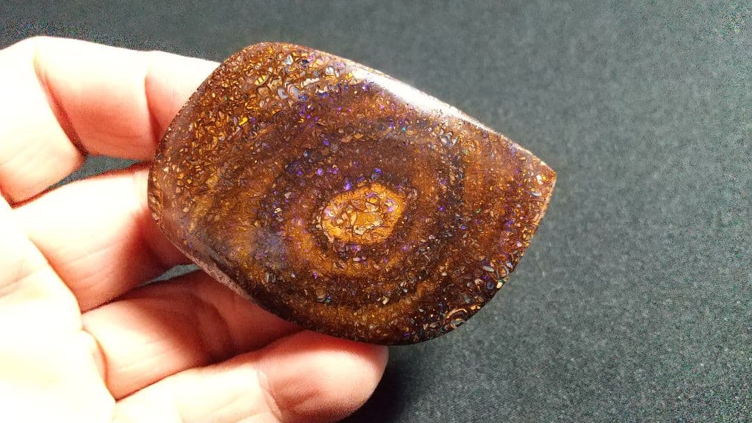 ボルダ―オパ―ル 原石