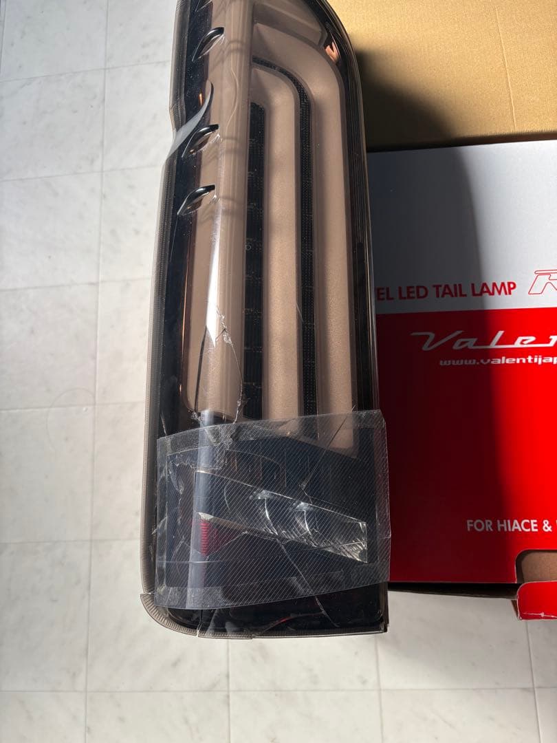 もっと値下げ！Valenti LEDテールランプ ハイエース用 スモーク