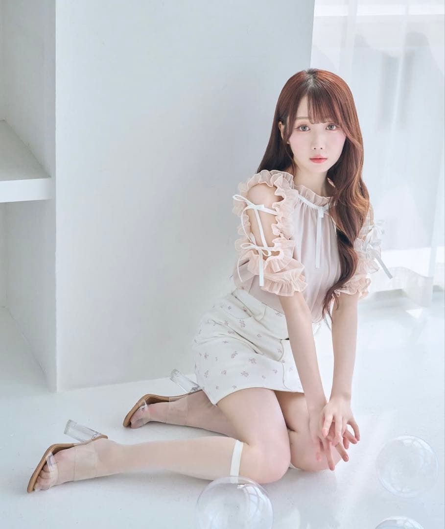 ロゼミューズ RoseMuse shoulder frills blouse