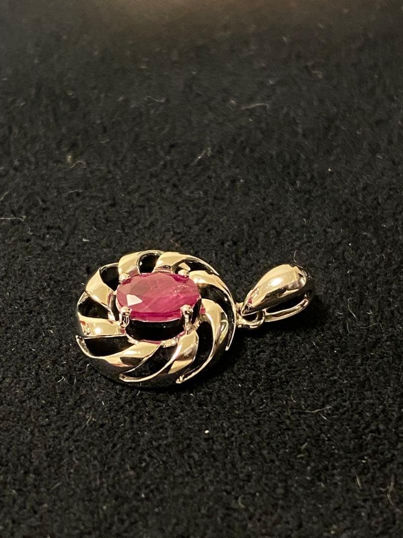 ルビー ペンダントトップ 18K