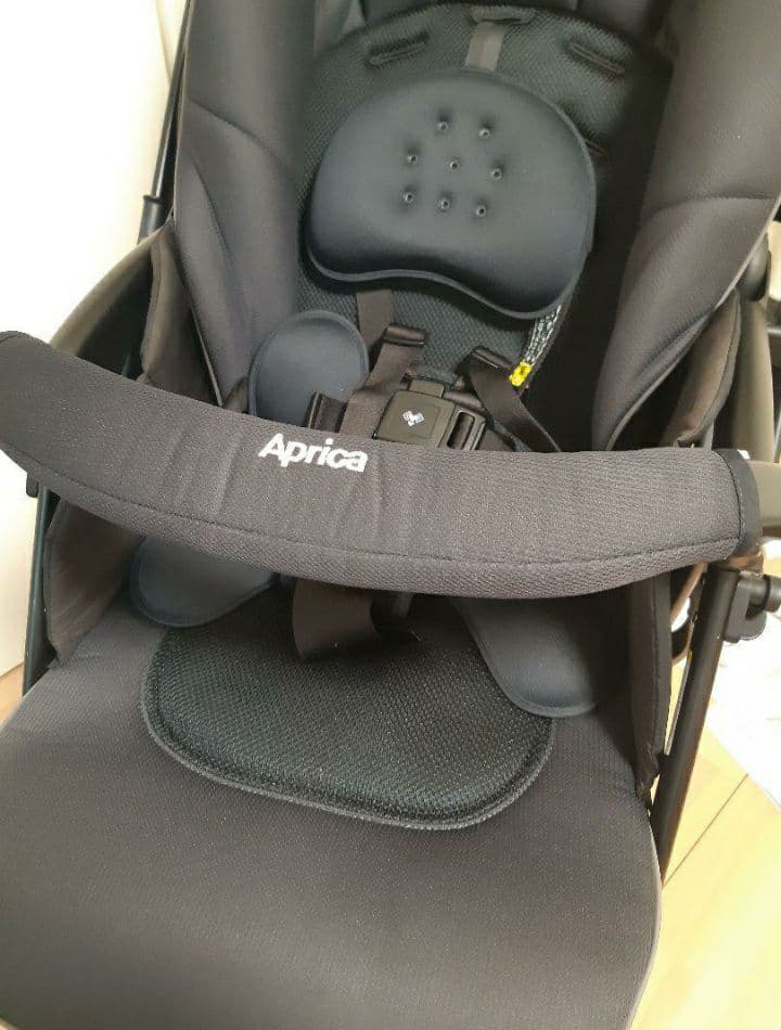 アップリカ　ラクーナクッションAF　A型ベビーカー