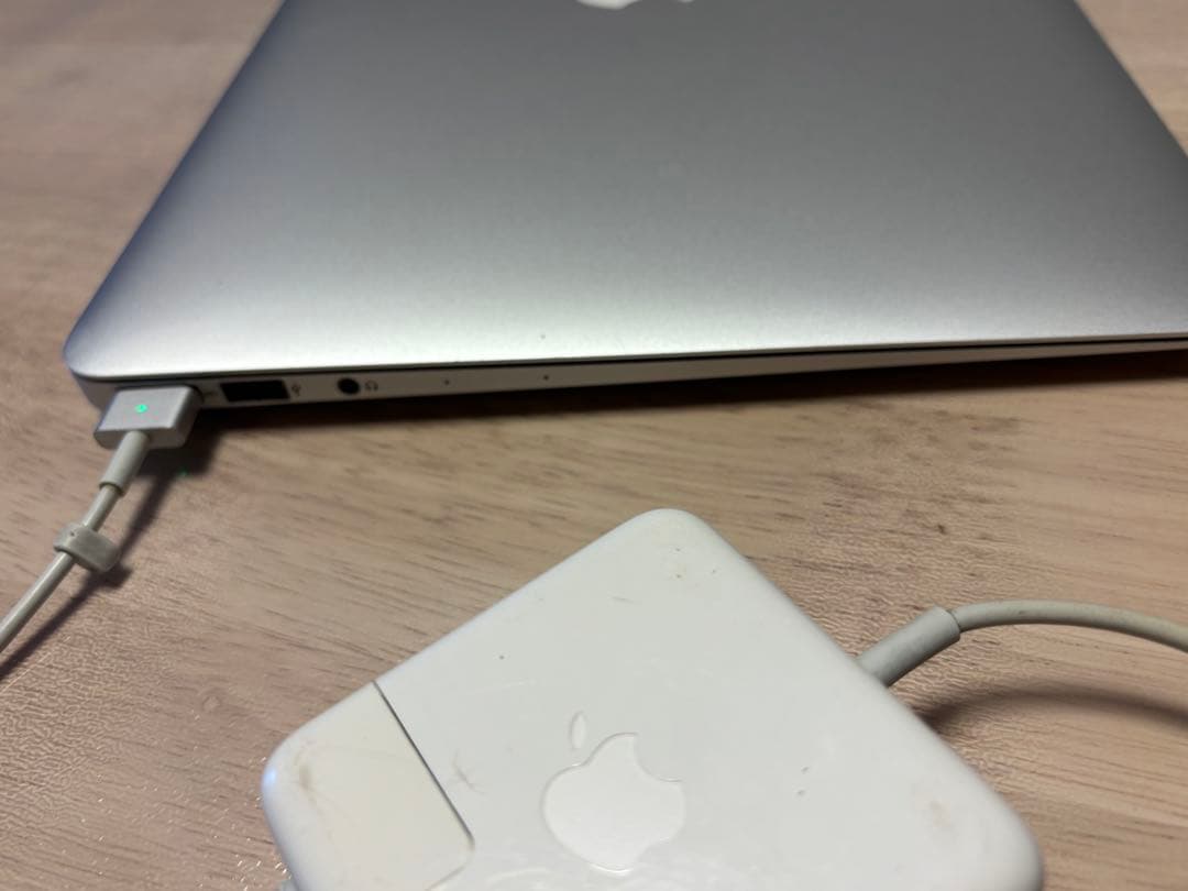 MacBookAir13 Earlyメモり8 SSD 250GB Core i5