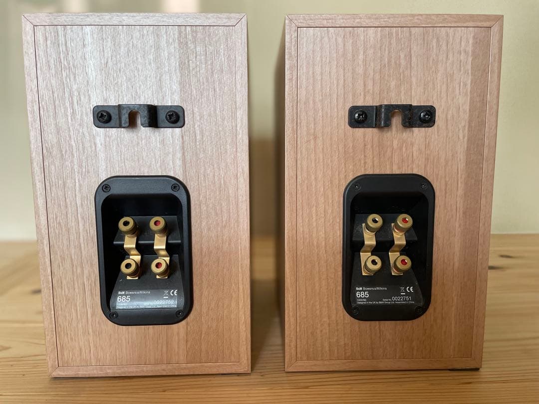 Bowers & Wilkins ブックシェルフスピーカー　685